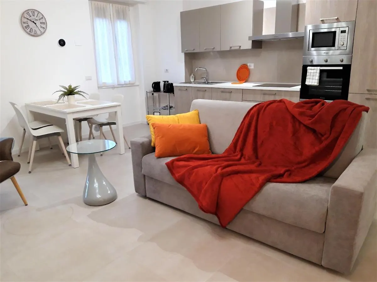 Suite Rent Milan 2 0*,  イタリア